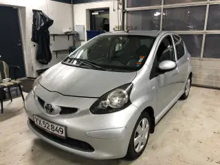   TOYOTA AYGO 1.0 Plus 10 / 2007 