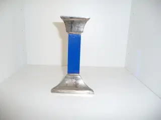 trekantet lysestage, metal og blå glas