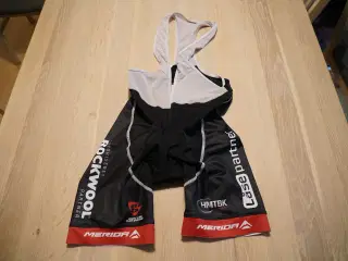 Merida bib shorts L