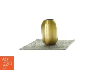 Lille oval vase fra Skjalm P
