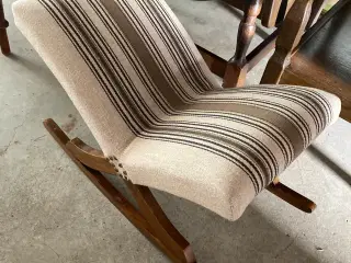 Fodskammel der kan vippe