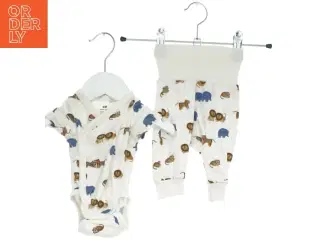 Babysæt med dyremotiv fra H&M (str. 50)