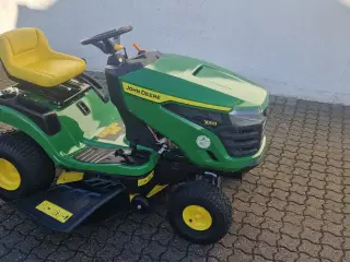 JOHN DEERE X107 NY