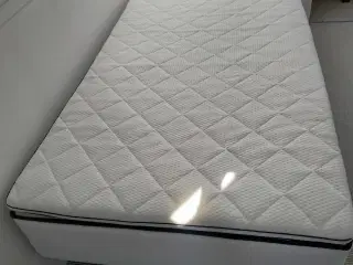 Boxmadras med topmadras 