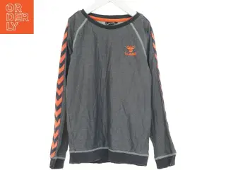 Bluse fra Hummel (str. 134 cm)