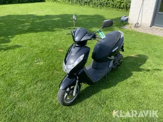 Scooter Peugeot Kisbee