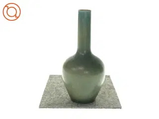 Vase med tynd hals (str. HØ: 20x10 cm)