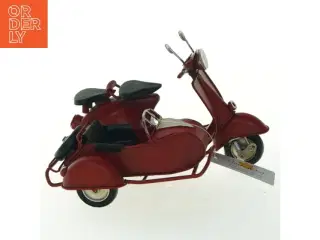 Dekorativ retro scooter model fra Clayre & Eef (str. 17x13 cm)