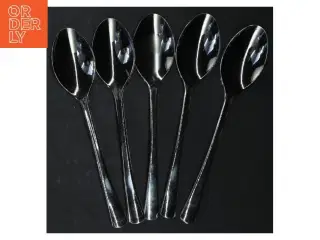 5 Sølvfarvede plastik skeer (str. 5 styk. 19 cm)