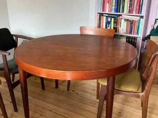 Spisebord i teak
