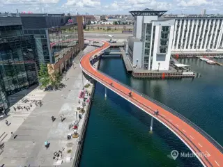 Flot flerbrugerejendom ”Tower” lige ved havnefronten
