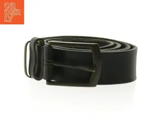 Læderbælte med metalspænde (str. 92 cm)