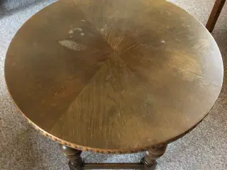 Rundt sofabord bejset eg