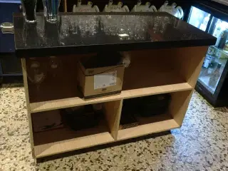 Buffetbord fra baren