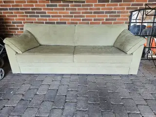 Trepersoners sofa i alcantare