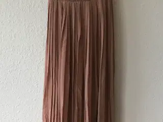 Lang kjole med bindebånd 