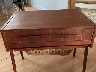 Teak sybord med skuffe til begge sidder