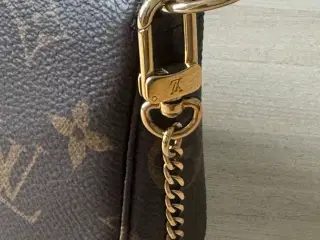 Louis Vuitton Mini Pochette 