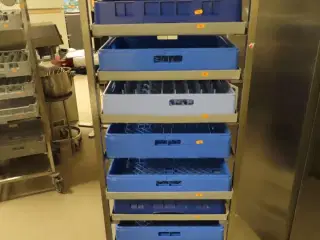 Stik/bakkevogn til opvaskebakker inkl bakker.
