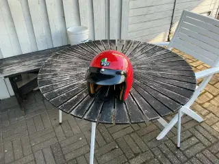 Polle styrthjelm A G V fra 1977