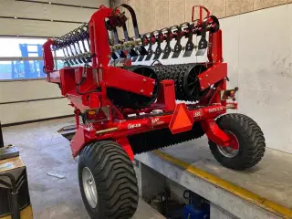 HE-VA HE-VA TIP ROLLER 8.20 m. Spring-Active-Transfer System - som er en fjederaktiveret vægtoverføring.