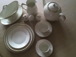 Bing og Grøndahl. Middags- kaffe- & teservice