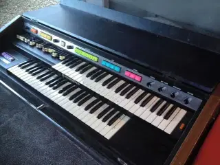 Hammond B200