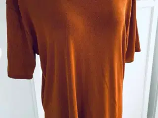 Oversize t-shirt i rusten orange 