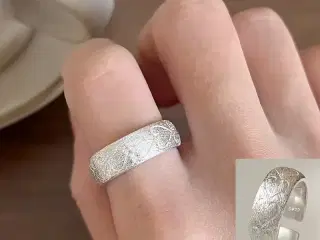 * Sterlingsølv; Lækker fingerring med masser hjert