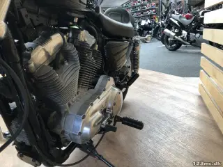 Harley-Davidson XL883C Sportster