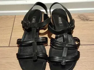 Damesandaler, Ecco, str. 40.