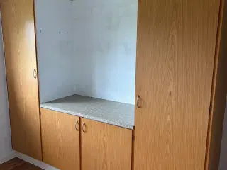 Klædeskab 