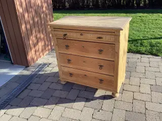 Super fin gammel kommode 