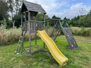 Legetårn med gynge og rutchebane 