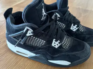 Nike Air Jordan 4 retro