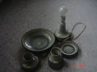 vaser, askebæger, lampe, skål