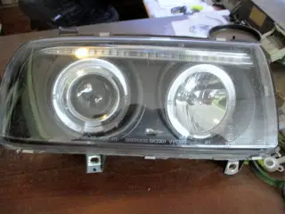 VW Vento styling forlygter