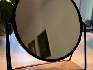 Flot Makeup spejl sælges.