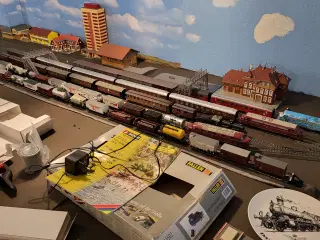 Stor modelbane med alt tilbehør til salg