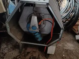 - - - Skov elektronisk vægt ca. 20 kg pr bats (momsfri)