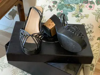 Prada sandaler i læder.