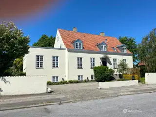 Repræsentativt kontorlejemål centralt i Hellerup