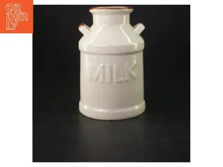 Mælkejunge vase med sommerfugle design (str. 17,5x11 cm)