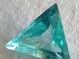 2.90 Karat 100% Naturlig & Ubehandlet Cambodjansk 