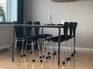 Utrolig smukt bord med 6 stole