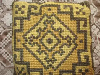 Pyntepuder forskellige sælges 30 kr/stk