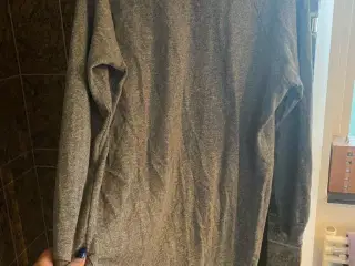 Smart grå lang bluse fra pieces str M