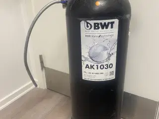 BWT kalkflaske til industri opvaskemaskine.