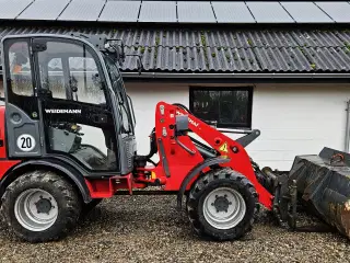 Weidemann 2070 CX / lukket kabine / årgang 2014