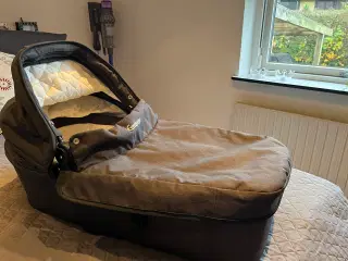 Emmaljunga babylift med madras
